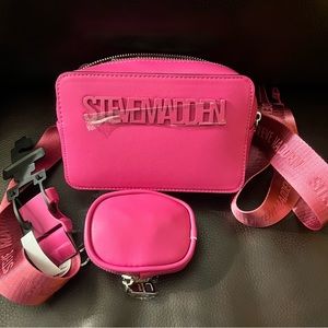 GORGEOUS Steve Madden Belt Bag